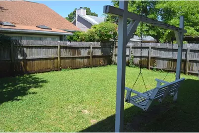 380 NW Canterbury Circle, Fort Walton Beach, FL 32548 - Photo 5