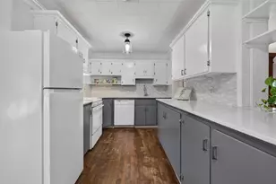 284 NE Beachview Dr, Fort Walton Beach, FL 32547 - Photo 17