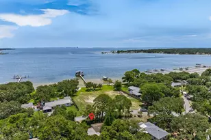 284 NE Beachview Dr, Fort Walton Beach, FL 32547 - Photo 3