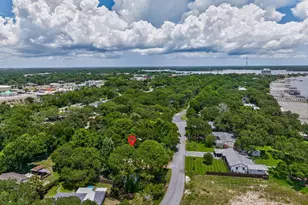 284 NE Beachview Dr, Fort Walton Beach, FL 32547 - Photo 47