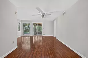 284 NE Beachview Dr, Fort Walton Beach, FL 32547 - Photo 5