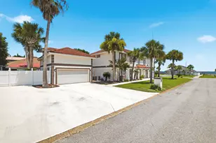 9526 Monaco Cir, Navarre, FL 32566 - Photo 7