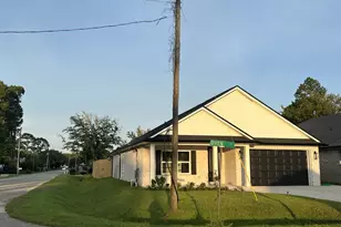 69 Owen St, Niceville, FL 32578 - Photo 1