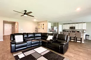 5560 Guinevere Ln, Milton, FL 32583 - Photo 7