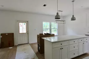 376 W Michaelangelo Rd, Defuniak Springs, FL 32433 - Photo 15
