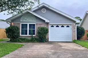 1866 Heartland Dr, Fort Walton Beach, FL 32547 - Photo 1
