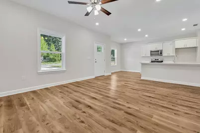 290 Holland Street, Crestview, FL 32536 - Photo 5