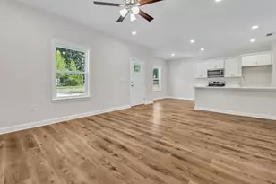 290 Holland St, Crestview, FL 32536 - Photo 5