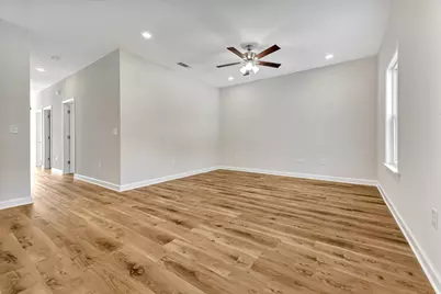290 Holland Street, Crestview, FL 32536 - Photo 3