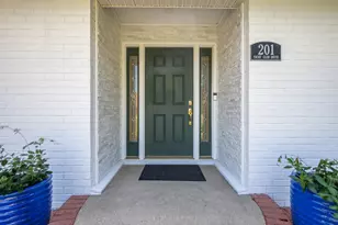 201 Yacht Club Dr, Niceville, FL 32578 - Photo 3