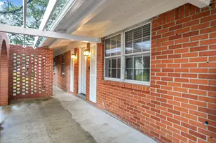 138 NW Virginia Dr, Fort Walton Beach, FL 32548 - Photo 9