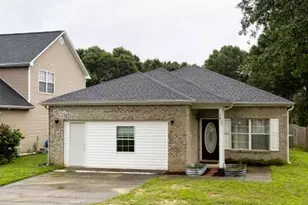 2457 S Lakeview Dr, Crestview, FL 32536 - Photo 1