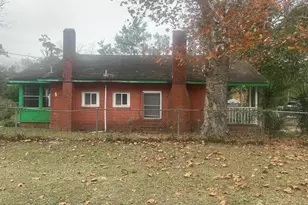 698 W Walnut Ave, Crestview, FL 32536 - Photo 3