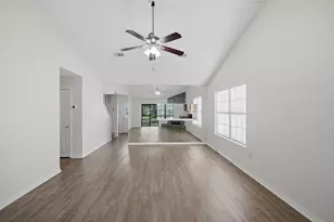 109 Crystal Lake Ln, Valparaiso, FL 32580 - Photo 9