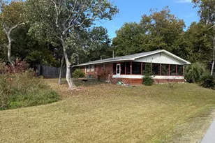 34 Meigs Dr, Shalimar, FL 32579 - Photo 3