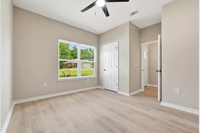 6142 Clover Street, Crestview, FL 32539 - Photo 11