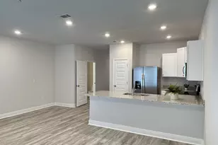 1025 McLaren Cir, Fort Walton Beach, FL 32547 - Photo 9