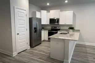 1025 McLaren Cir, Fort Walton Beach, FL 32547 - Photo 7