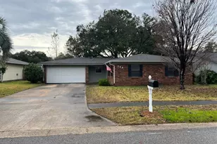 723 Clark Dr, Fort Walton Beach, FL 32547 - Photo 1