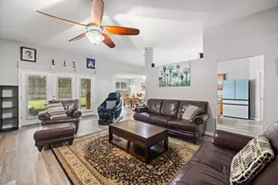 2652 Paddock Cir, Crestview, FL 32536 - Photo 17