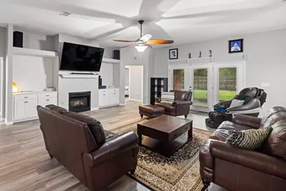 2652 Paddock Circle, Crestview, FL 32536 - Photo 11