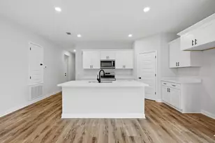 2827 Blackbird Ct, Crestview, FL 32539 - Photo 9