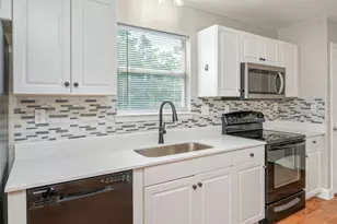 315 Apple Dr, Crestview, FL 32536 - Photo 9