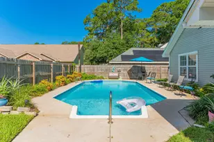 422 Northampton Cir, Fort Walton Beach, FL 32547 - Photo 39