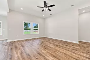 2828 Blackbird Ct, Crestview, FL 32539 - Photo 17