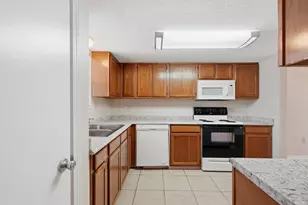 1807 Whispering Oaks Ln, Fort Walton Beach, FL 32547 - Photo 5