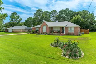 1931 Commodore Dr, Navarre, FL 32566 - Photo 3