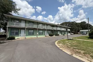 565 Florosa Ct, Mary Esther, FL 32569 - Photo 1