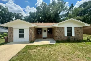 556 Lee Ave, Crestview, FL 32539 - Photo 1