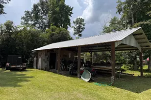 129 Patrick St, Wewahitchka, FL 32465 - Photo 3