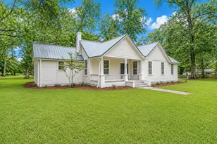 8127 5th St, Laurel Hill, FL 32567 - Photo 3
