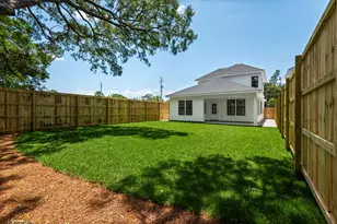 308 B Okaloosa Ave, Valparaiso, FL 32580 - Photo 45
