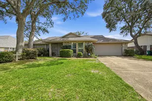 85 Lake Lorraine Cir, Shalimar, FL 32579 - Photo 11