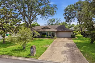 85 Lake Lorraine Cir, Shalimar, FL 32579 - Photo 9
