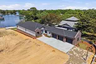 8 NE Yacht Club Dr, Fort Walton Beach, FL 32548 - Photo 3
