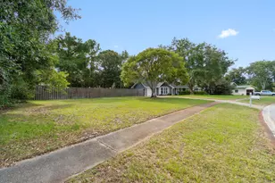 2181 Calle De Castelar, Navarre, FL 32566 - Photo 33