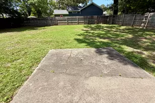 355 Adams Dr, Crestview, FL 32536 - Photo 17
