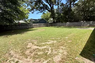 355 Adams Dr, Crestview, FL 32536 - Photo 19