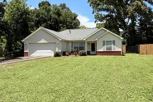 355 Adams Dr, Crestview, FL 32536 - Photo 3