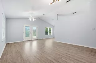 1024 Freeport Ct, Mary Esther, FL 32569 - Photo 17