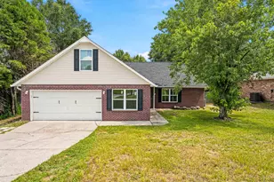 382 Riverchase Blvd, Crestview, FL 32536 - Photo 1