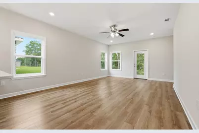 111 Spooner Street, Defuniak Springs, FL 32433 - Photo 11