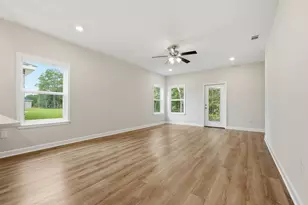 111 Spooner St, Defuniak Springs, FL 32433 - Photo 11