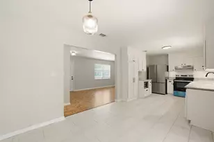320 NW Oakland Circle, Fort Walton Beach, FL 32548 - Photo 9