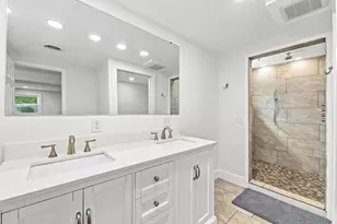 102 NW Robinwood Dr, Fort Walton Beach, FL 32548 - Photo 29