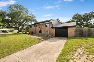 102 NW Robinwood Dr, Fort Walton Beach, FL 32548 - Photo 3